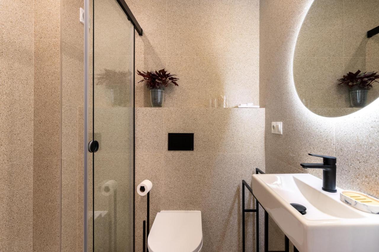 Apartamento Trahzo Seville Exterior photo